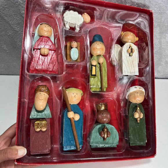 Wooden Nativity Set 9 Piece Figurines Shepherd Angel Jesus Rustic hand painted - Picture 2 of 12